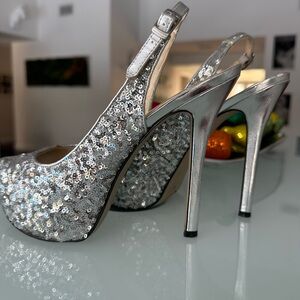 Enzo Angiolini Silver Sequin Heels size 7